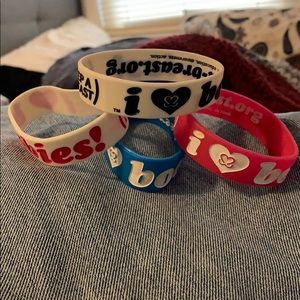 I heart boobies bracelet